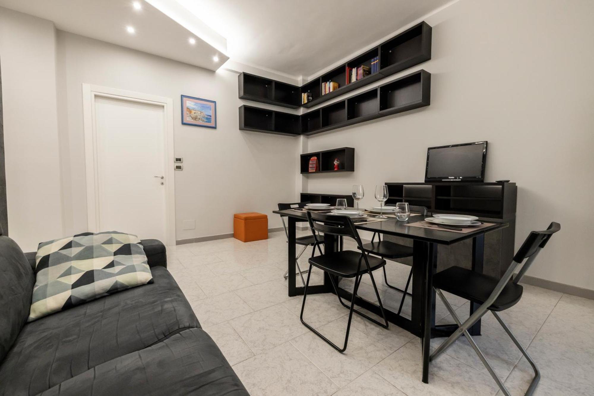 Tra Porta Susa E Piazza Statuto -Cortile Interno- Turín Exteriér fotografie